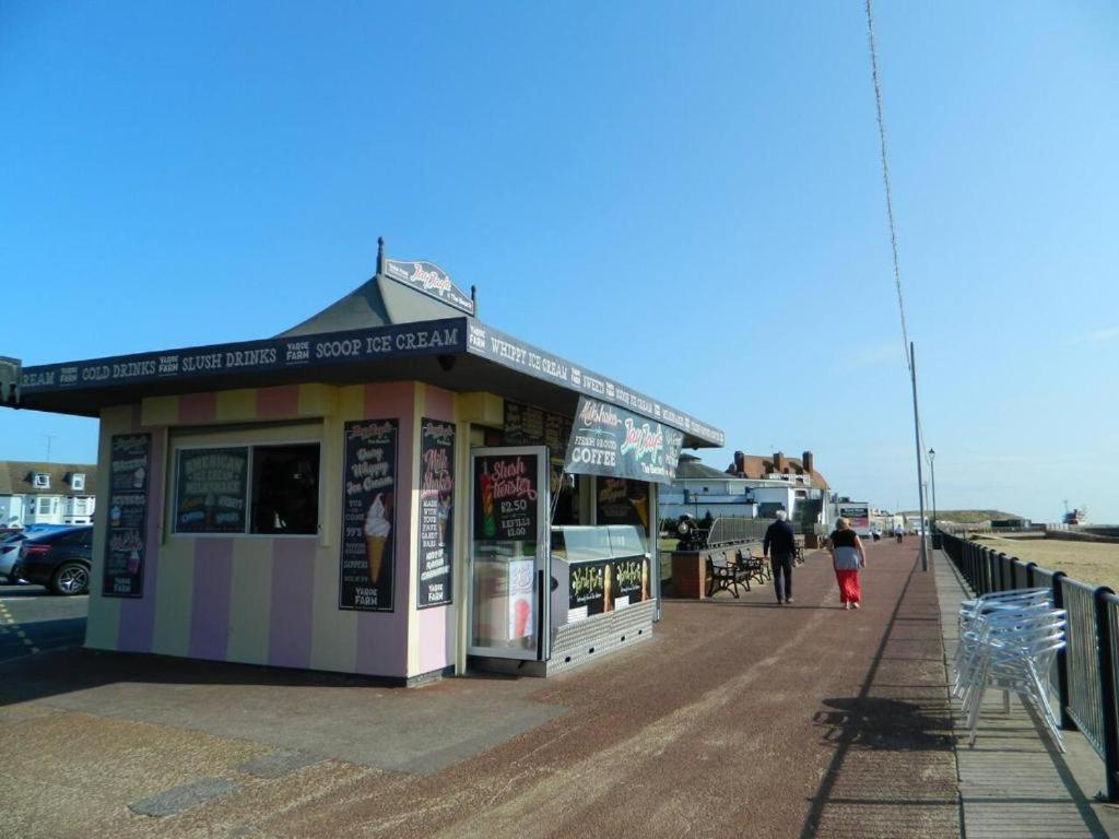 'Harbour View' On The River By Gorleston'S Award Winning Beach - Pet Free! Eksteriør bilde